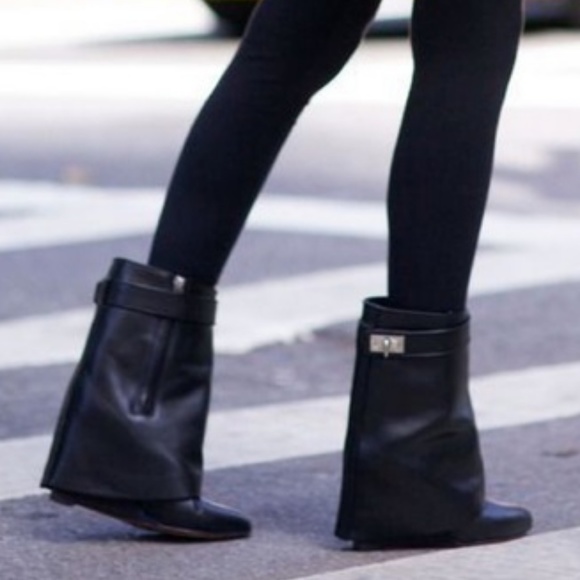 Givenchy Shoes - SOLD💥 GIVENCHY Eel Shark Lock Boots 38